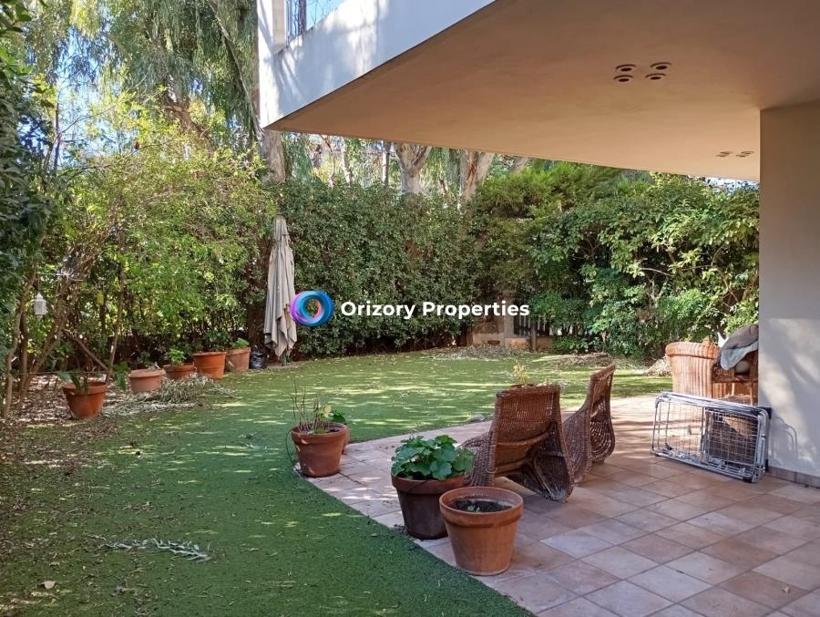 (For Sale) Residential Maisonette || Athens North/Nea Erithraia - 219 Sq.m, 670.000€ 